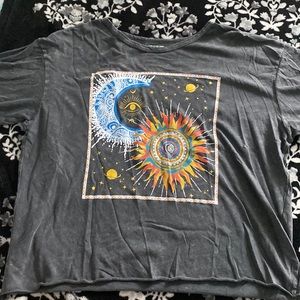 sun and moon cropped t-shirt size L